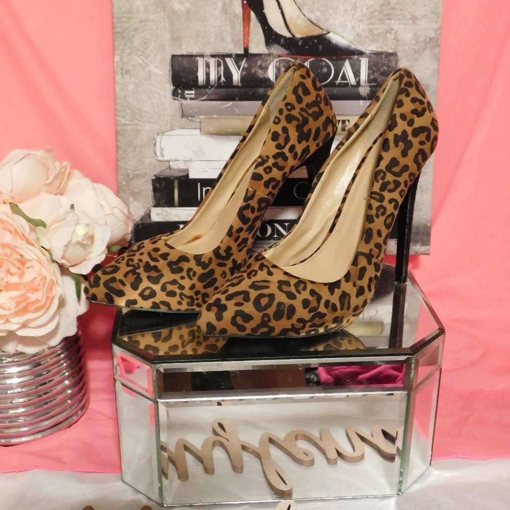 LEOPARD PRINT HEELS
